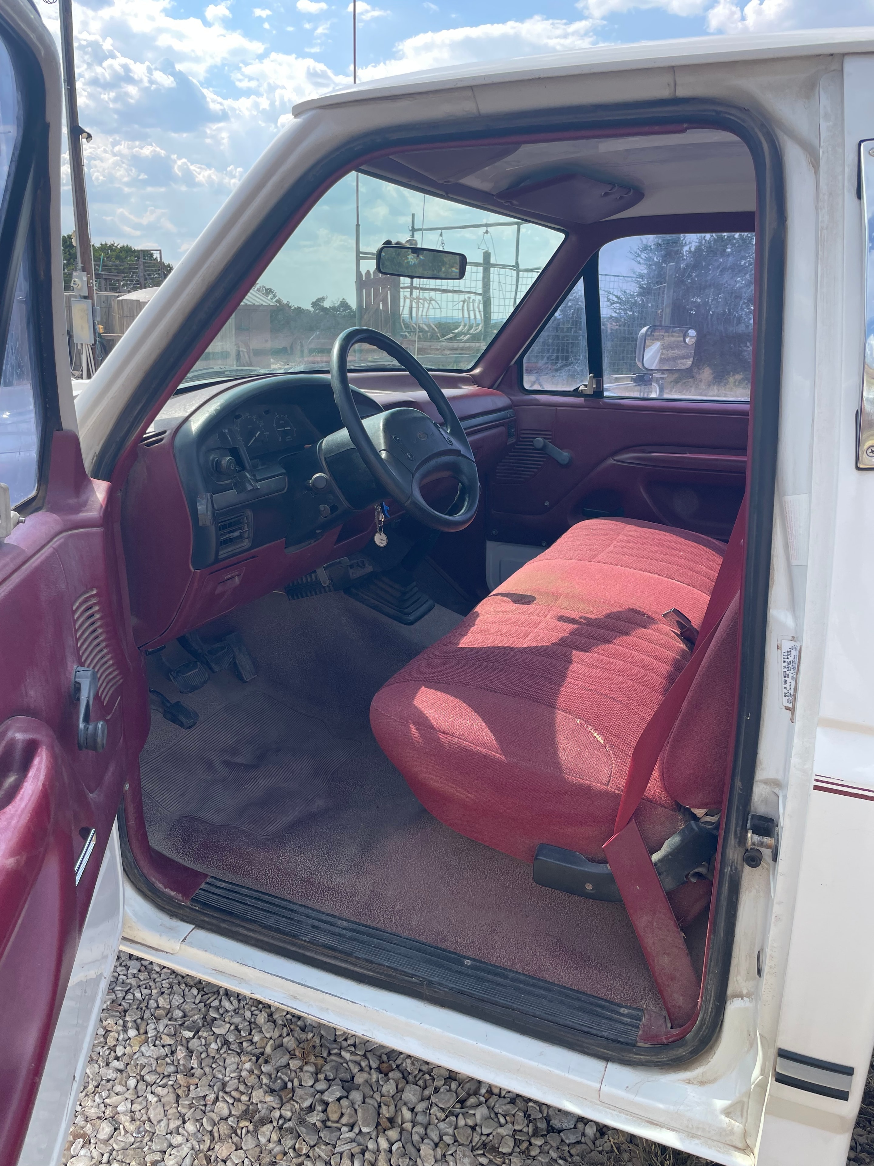 1995 Ford F-250 — interior and dashboard