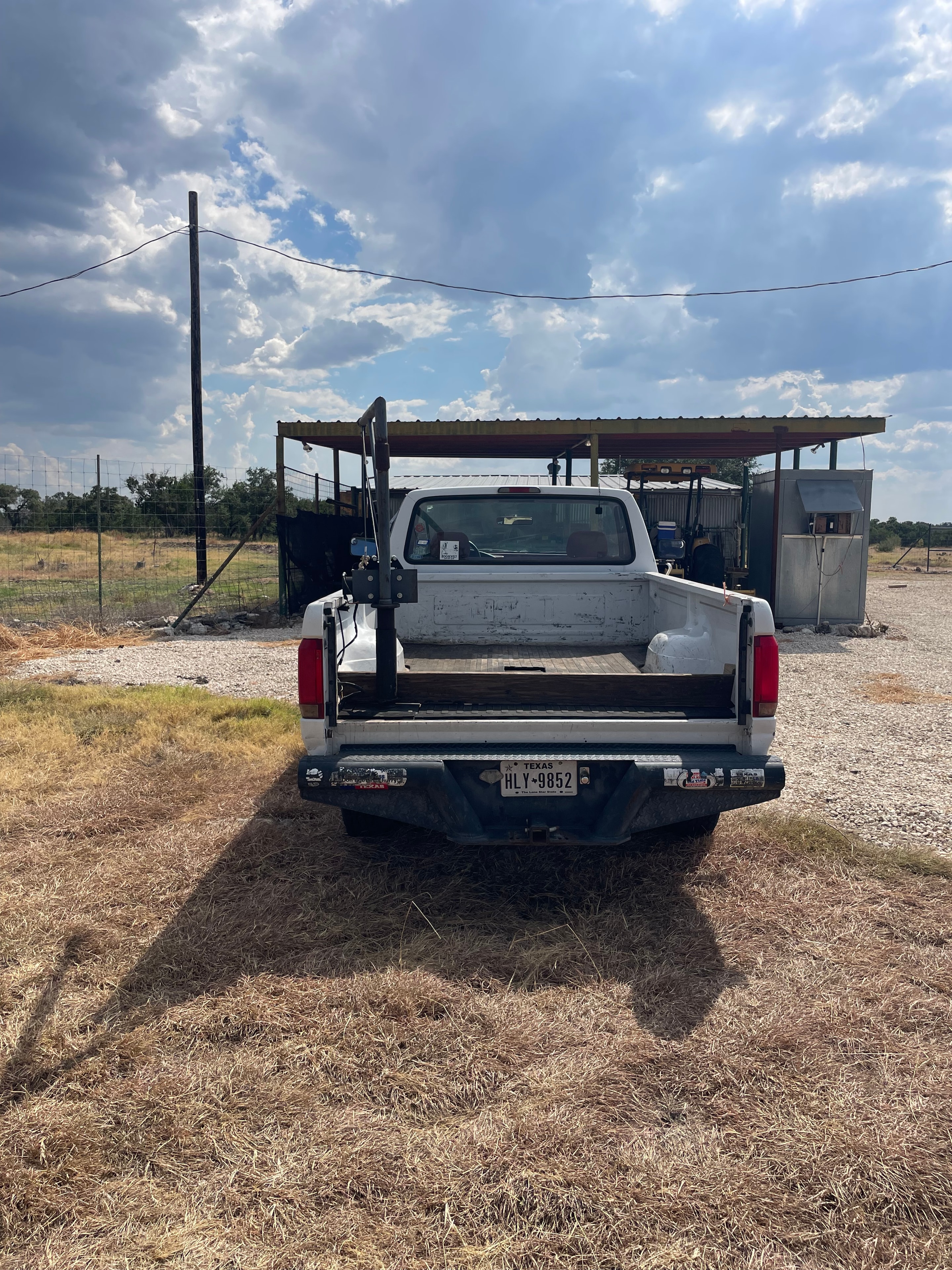 1995 Ford F-250 — rear view